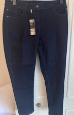 BNWT DARK NAVY STRETCH CROP
