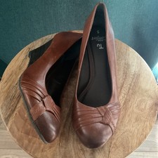 Women’s Brown Leather Court