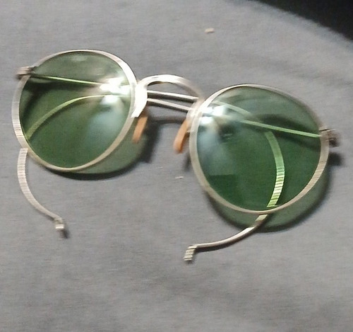 Round metal green - om, lens