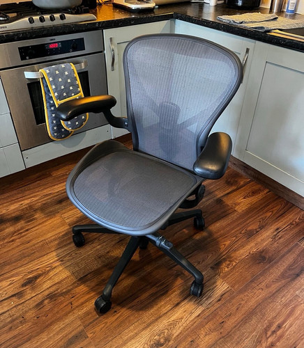 Herman miller aergonomic aeron - herman,