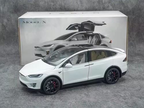 Tesla model suv - 1/18, gull