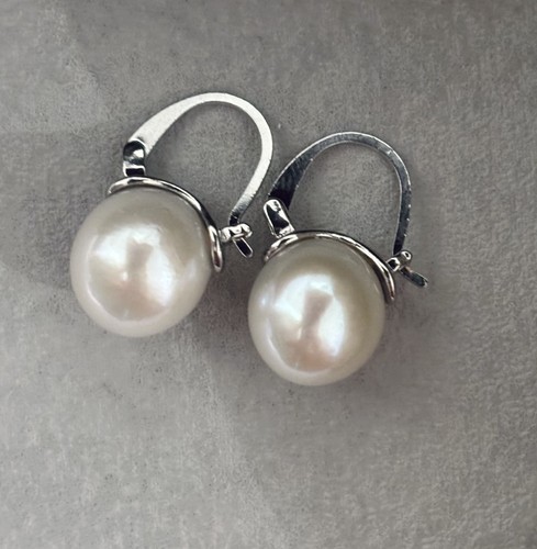 White baroque pearl earrings - white,