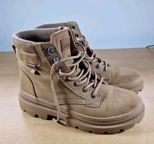 Bench Boots Size uk 5 in good