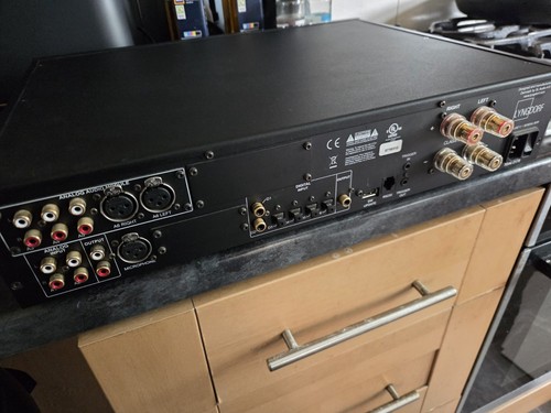 Integrated amplifier - integrated,