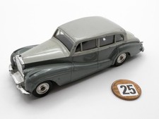 VINTAGE DINKY TOYS # 150 ROLLS ROYCE SILVER WRAITH TWO TONE GREY DIECAST CAR VGC