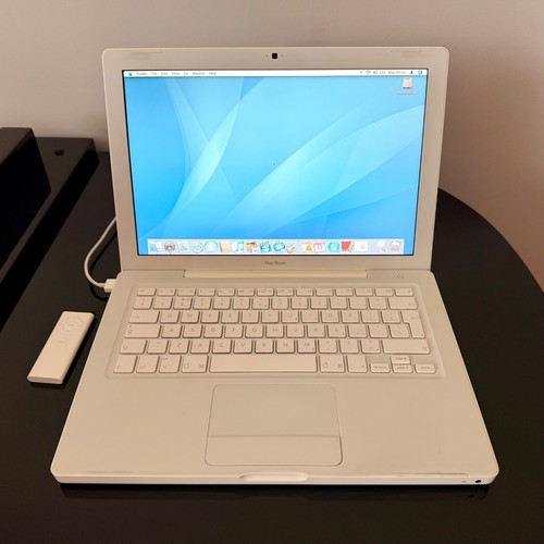 Apple macbook a1181 white - apple,