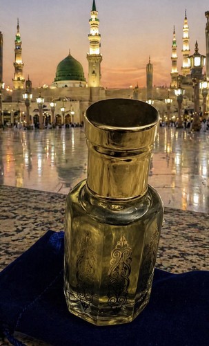 Oud madina used - on, gold