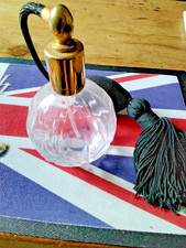 Glass Perfume Bottle Elegant Atomizer Pump Glass Bottle for Woman Outgoing