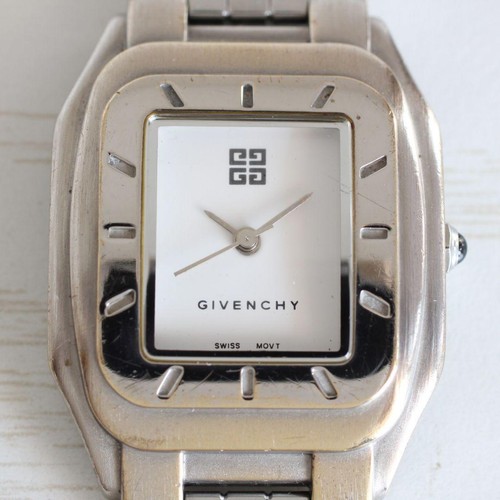 Givenchy quartz analog - quartz,