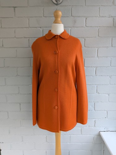 Shanghai tang orange button - shanghai, up
