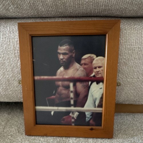 Mike tyson boxing framed - mike,