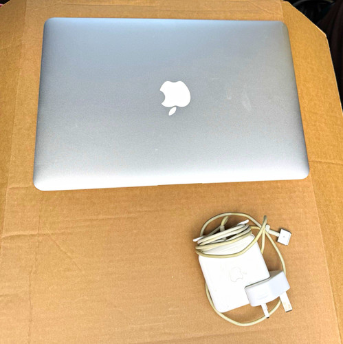 Apple macbook air - 13”, (2017)