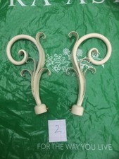Laura Ashley Finials Cream