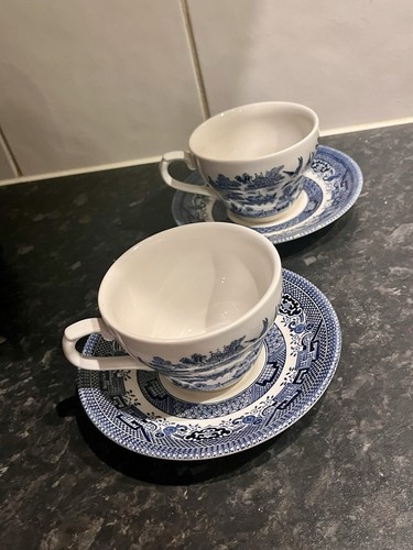 Churchill pottery set tea - of, 2