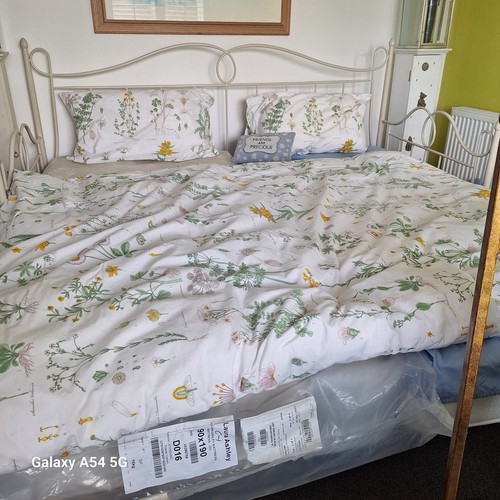 Laura ashley day bed with - ashley,