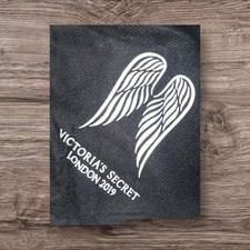 Victoria’s Secret London Blanket Throw  Size Large Black White New