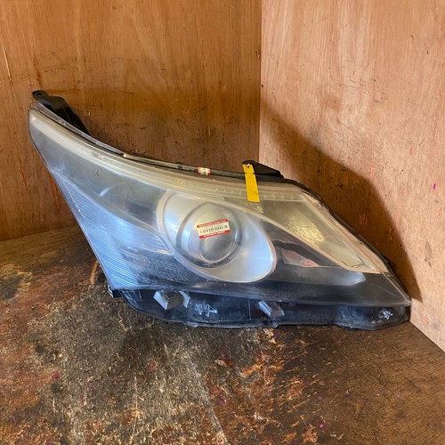 Toyota avensis headlight - toyota,