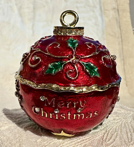 Red hinged bauble - hinged,