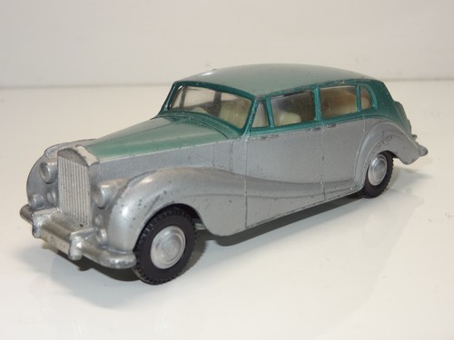 Triang spot 103 rolls - on,