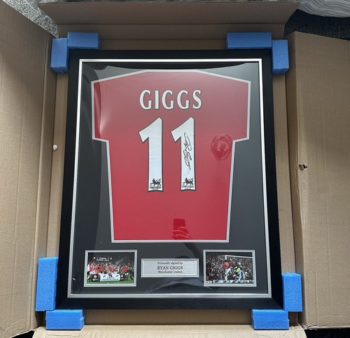 Ryan giggs hand - hand, signed
