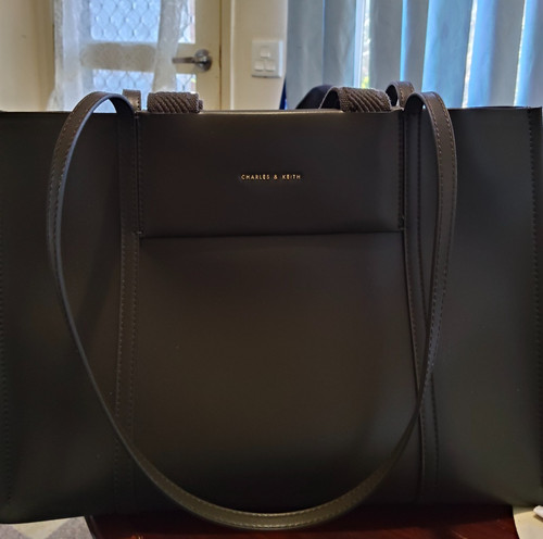 Charles keith medium black - &,