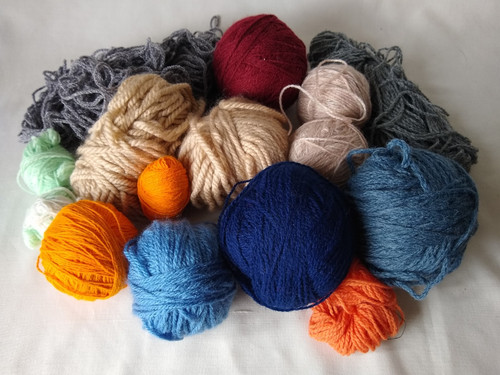 Bundle knitting yarn - of,