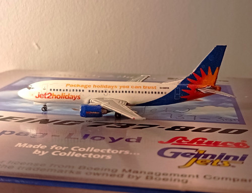 Custom 400 geminijets jet2 - 1:400,