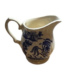VINTAGE SADLER MILK/CREAM JUG BLUE AND WHITE WILLOW PATTERN  MADE IN ENGLAND