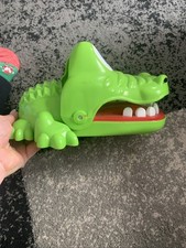 Large crocodile teeth game - crocodile,