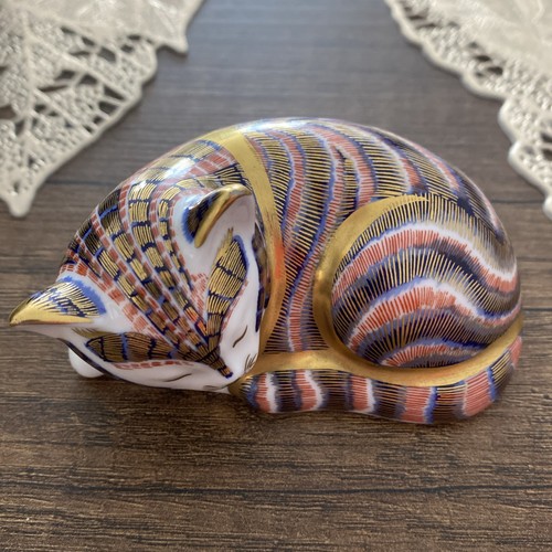 Royal crown derby sleeping - royal,