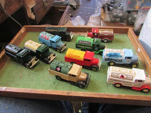 Corgi cameo collection - cameo, morris