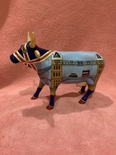 Cow parade 6005 - cower, bridge