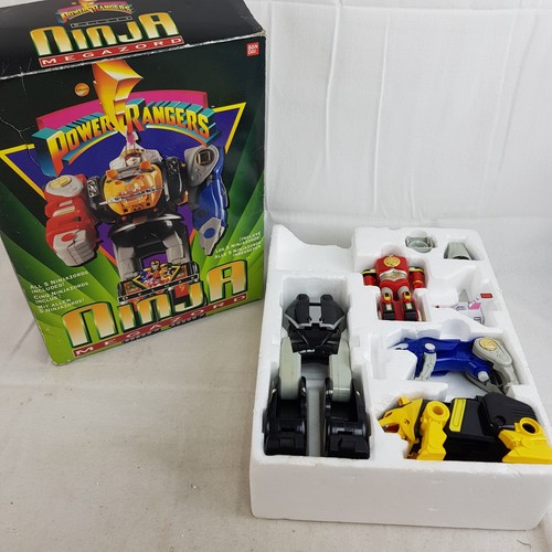 Mighty morphin power rangers - mighty,