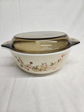 vintage Pyrex casserole dish