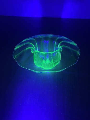Art deco uranium - art,