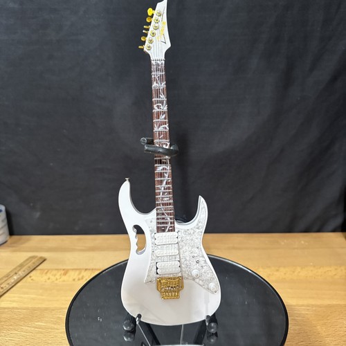 Steve vai ibanez - -ibanez, distressed