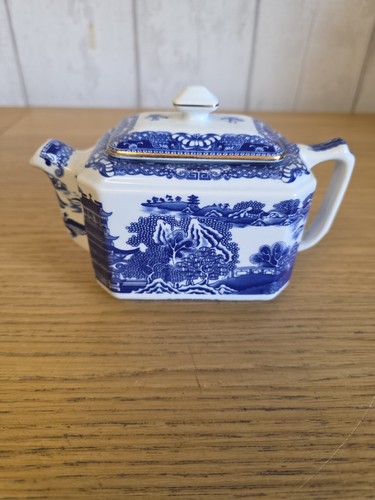 Small willow pattern ringtons - willow,