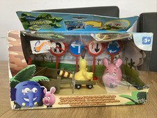 Famosa Disney Jungle Junction Bungo Zooter Figure with cart and signs diarama