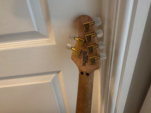 Very rare ernie ball musicman - ernie,