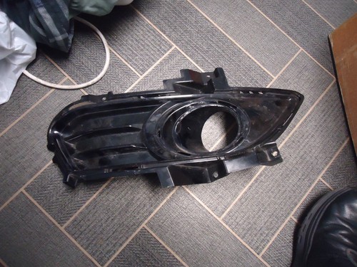 Ford mondeo fog light surround - ford,