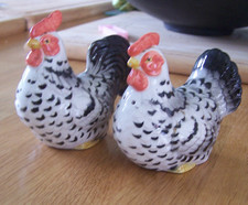 Country Hens Salt & Pepper Shaker Set 2 Ceramic Mini Chicken - Otagiri of Japan