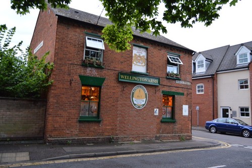 Photo 6x4 wellington arms - photo,