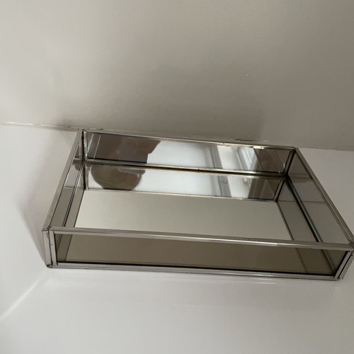 Fox ivy glass mirror candle - &,