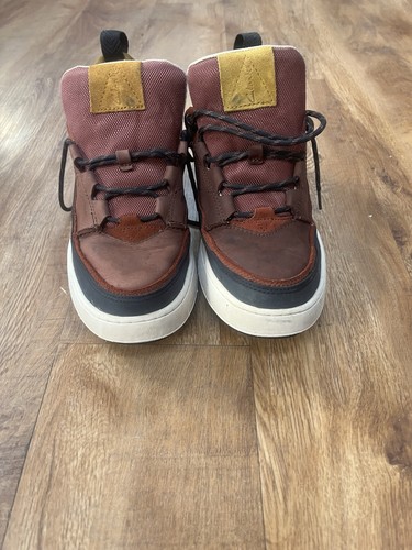 These are clarks - are, courtlitebt