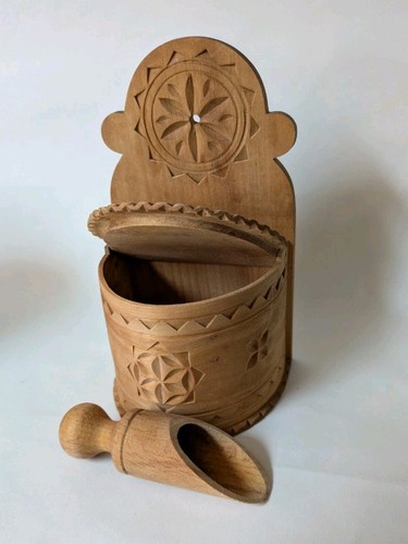 Vintage 70s wooden carving
