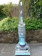DYSON DC04i VACUUM CLEANER