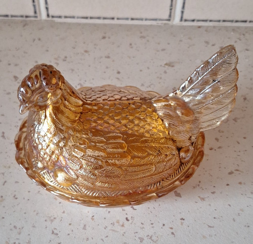 Amber glass hen nest - glass, hen-on-nest