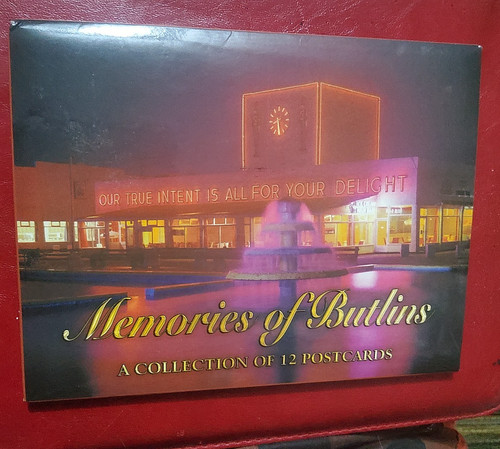 Butlins set postcards in - 12,