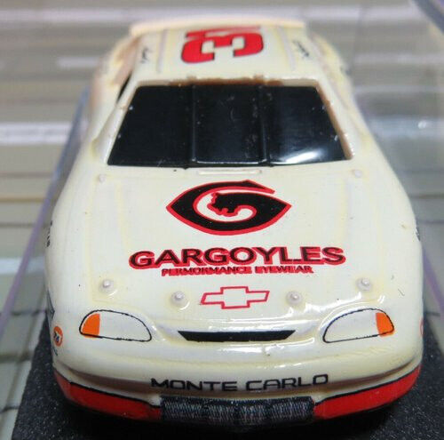 For slotcar racing - h0, model