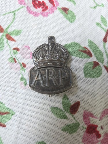 Original ww2 arp badge home - ww2,